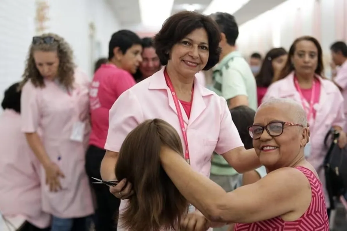 Pacientes com câncer podem ganhar perucas de graça no Hospital de Base