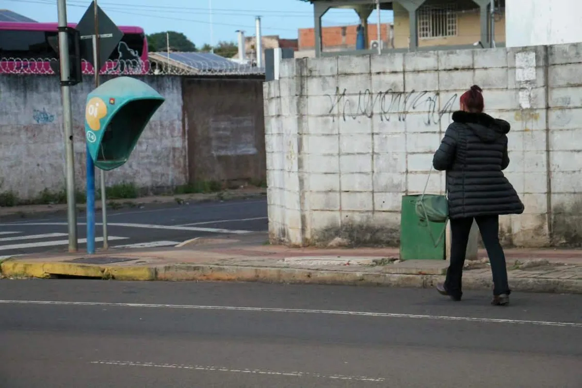 Sexta-feira amanhece fria, mas máxima chega a 31 °C e alerta indica ar seco