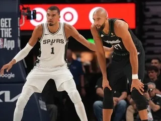 Basket. « Il est le visage de l’équipe » : Gobert revient sur la perte du capitanat au profit de Wembanyama en Bleus