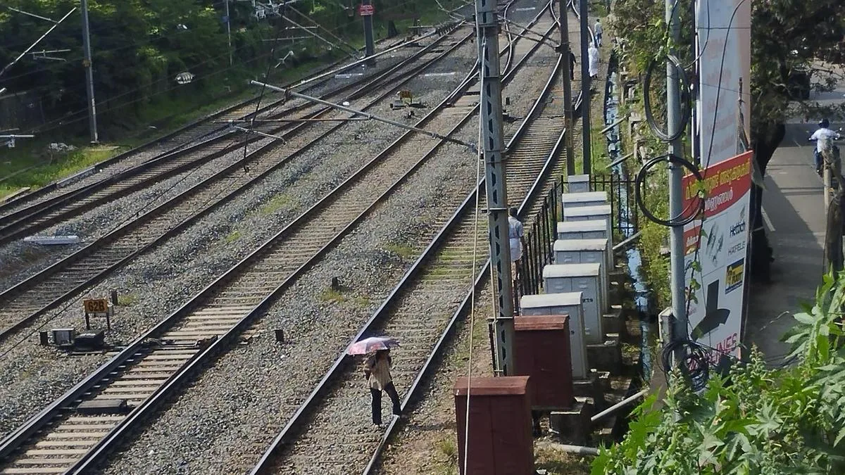 Keralam creates new posts, land acquisition units to speed up rail projects in Alappuzha, Palakkad