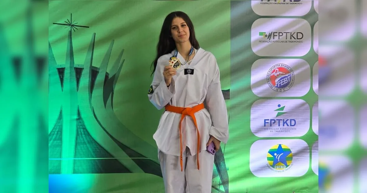 Jovem de Apucarana é campeã brasileira de taekwondo em Brasília