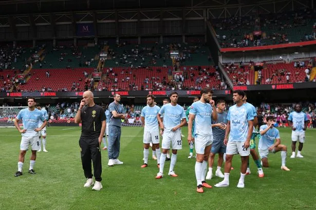 Jamie Carragher tells Man City to call off transfer immediately after Arsenal drubbing