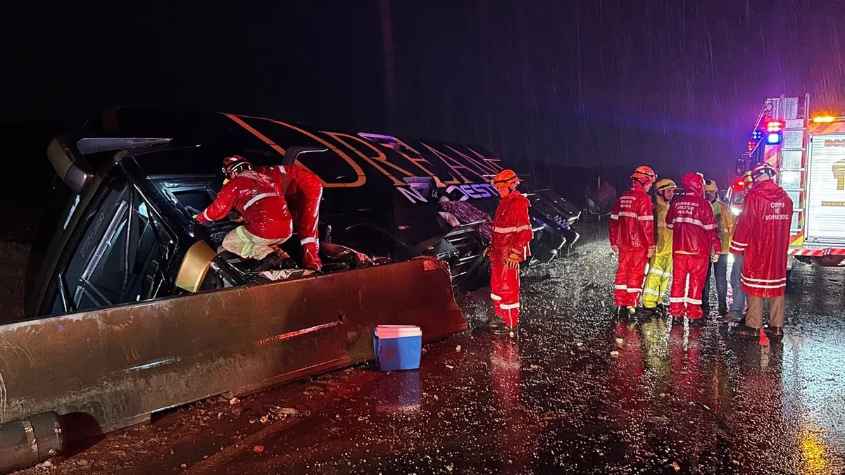 Acidente de ônibus deixa 10 feridos na BR-376, no Paraná