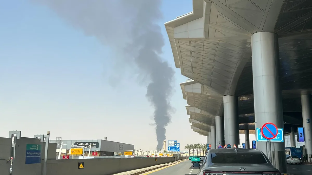 Los rebeldes hutíes lanzaron un nuevo ataque contra el aeropuerto de Riad: hay varios heridos