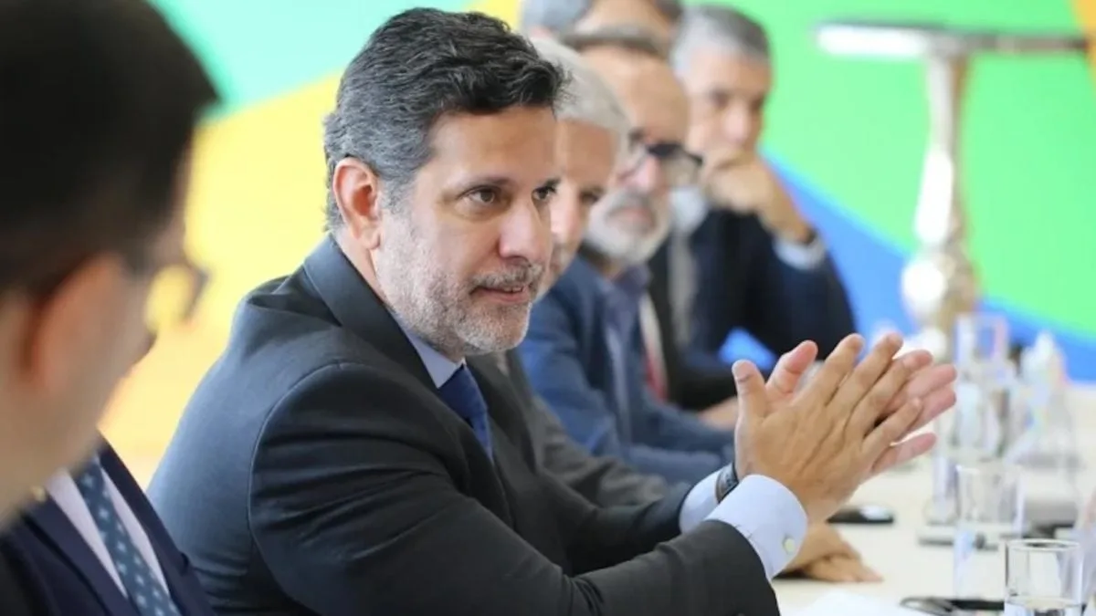 Ministro diz que bolsonarismo planejava “corte brutal” na Educação