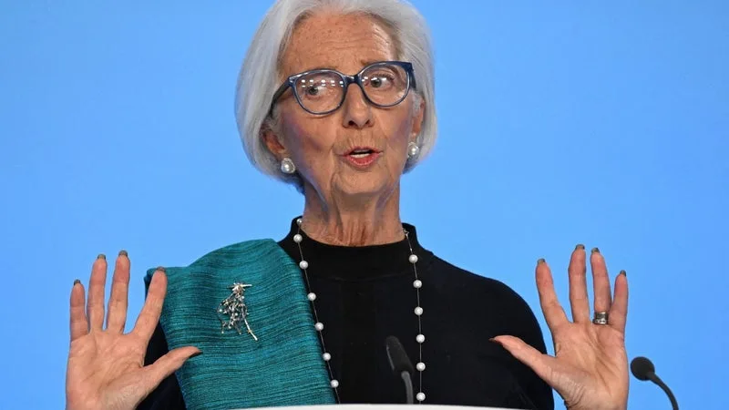Ira-t-elle diriger le forum de Davos ou n'ira-t-elle pas? Le personnel de la BCE réclame des clarifications sur l'avenir de sa présidente Christine Lagarde