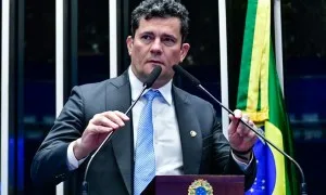 Moro reúne lideranças de sete partidos para organizar campanha de Flávio no PR