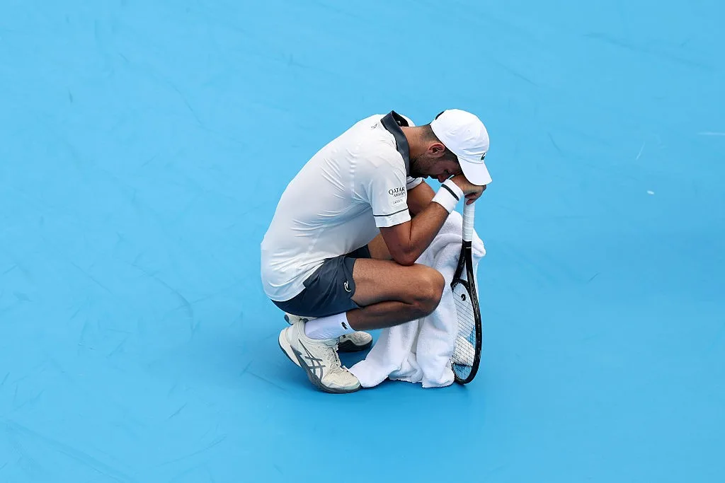 Djokovic passa mal em quadra e é eliminado na estreia do Masters 1000 de Cincinnati