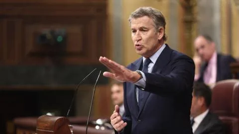 Feijóo pide la dimision de Sánchez por "cómplice" y le llama "Nerón con TikTok"