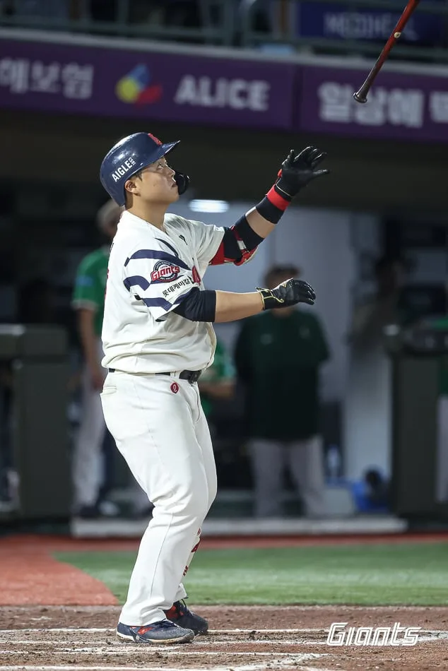 한이닝 13점이라니? '0:8→15:10' 뒤집기 실화냐…'한동희 그랜드슬램, 손성빈 결승타+쐐기포' 잠못드는 부산의 여름밤 [SC포커스]