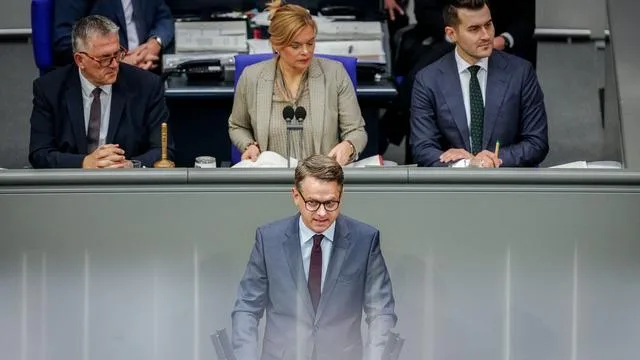 Gesundheitswesen: Bundestag beschließt Reform der Notfallversorgung