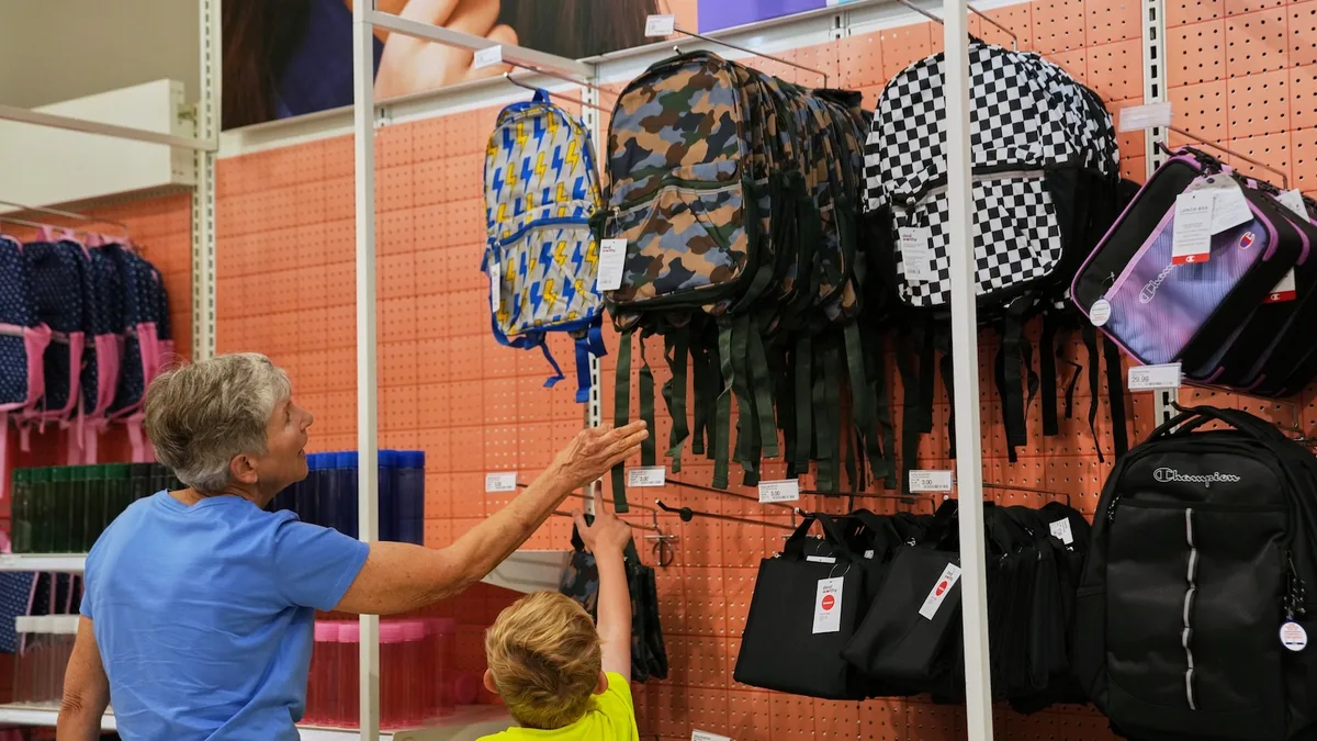 US consumer confidence falls to lowest level in 7 months with gas stuck above $4