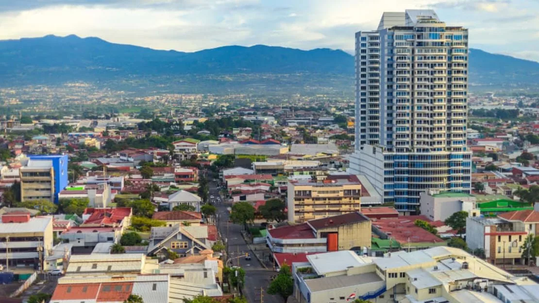 Inflación interanual de Costa Rica vuelve a terreno positivo en septiembre tras 16 meses