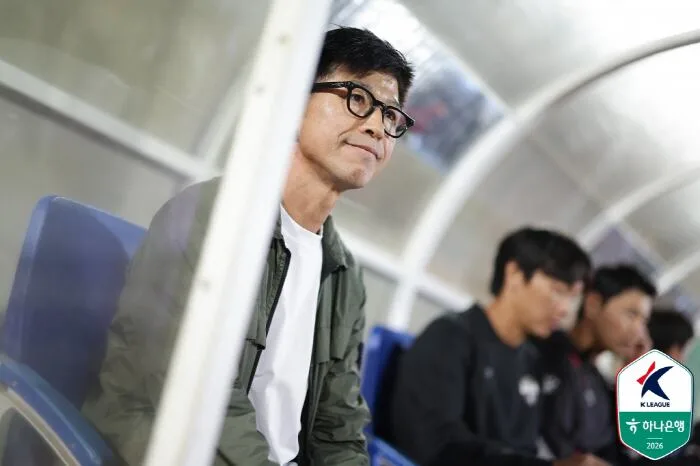 [현장인터뷰]주승진 "제대 앞둔 선수들, 마무리 잘 할수 있도록" vs 정경호 "6강 교두보 첫 번째 단추"