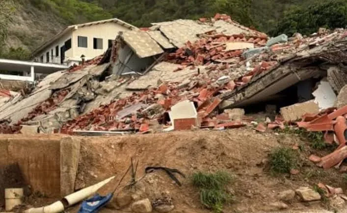 Familiares exigen respuestas por deportados de EEUU muertos en hotel colapsado por sismos
