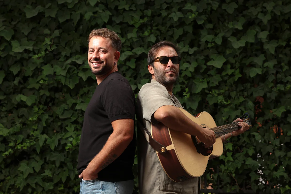 Los Caños regresan a la música 20 años después: “Vivíamos una vida de adulto siendo unos niños”