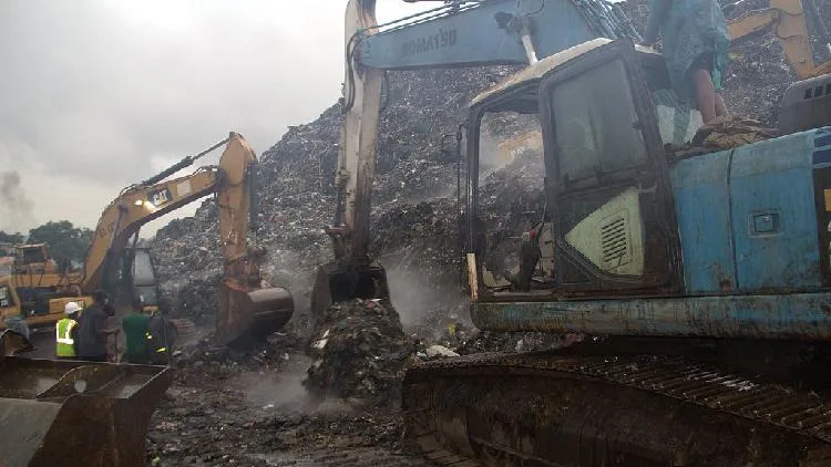 Landslide at Guinea landfill kills 30, government says
