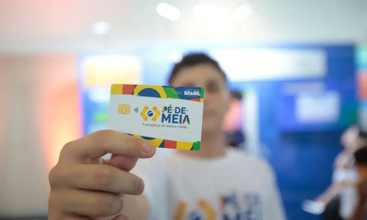 R$ 184,6 bilhões: programa Pé-de-Meia pode gerar retorno 15 vezes maior que seu custo, aponta pesquisa
