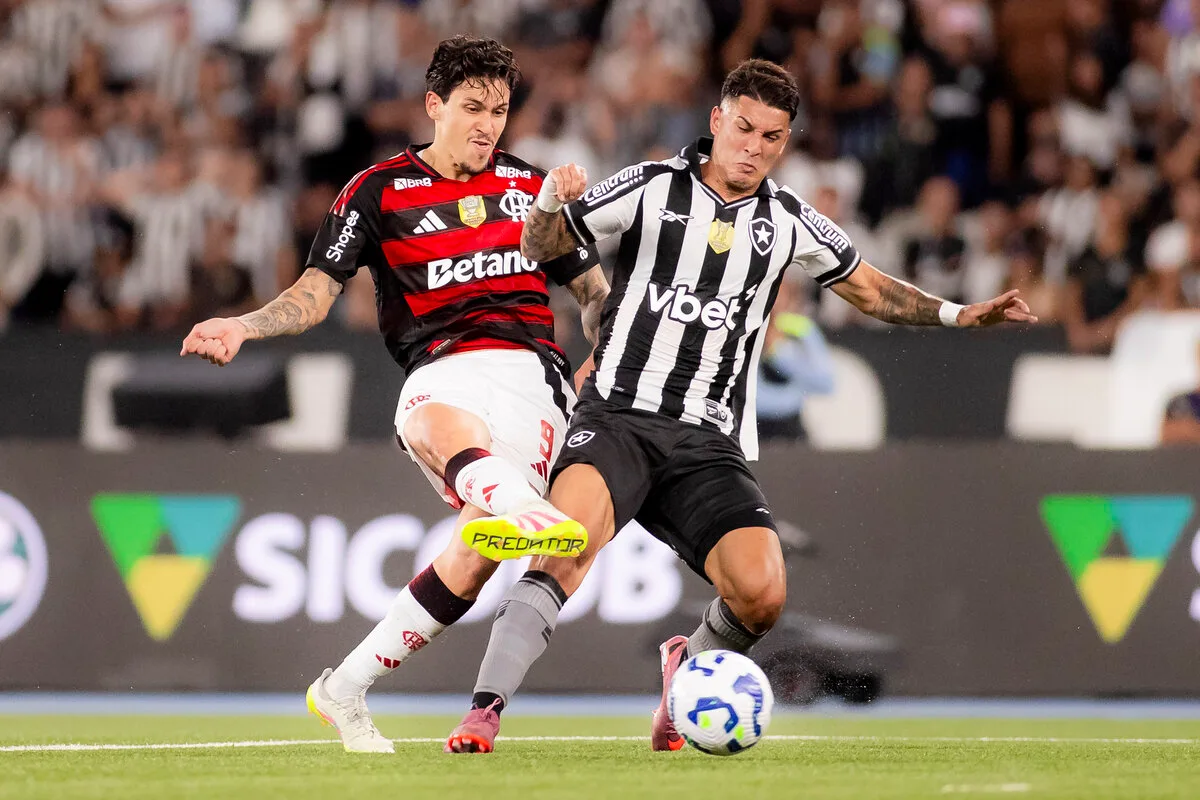 Flamengo recebe Botafogo e busca manter invencibilidade sobre o rival