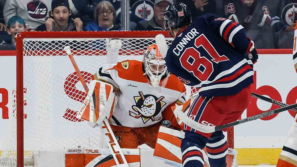 Jets sent to first regulation loss by Caufield, Ducks