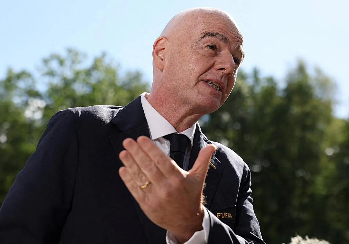 Más madera contra Infantino: le piden que reparta 2.100 millones