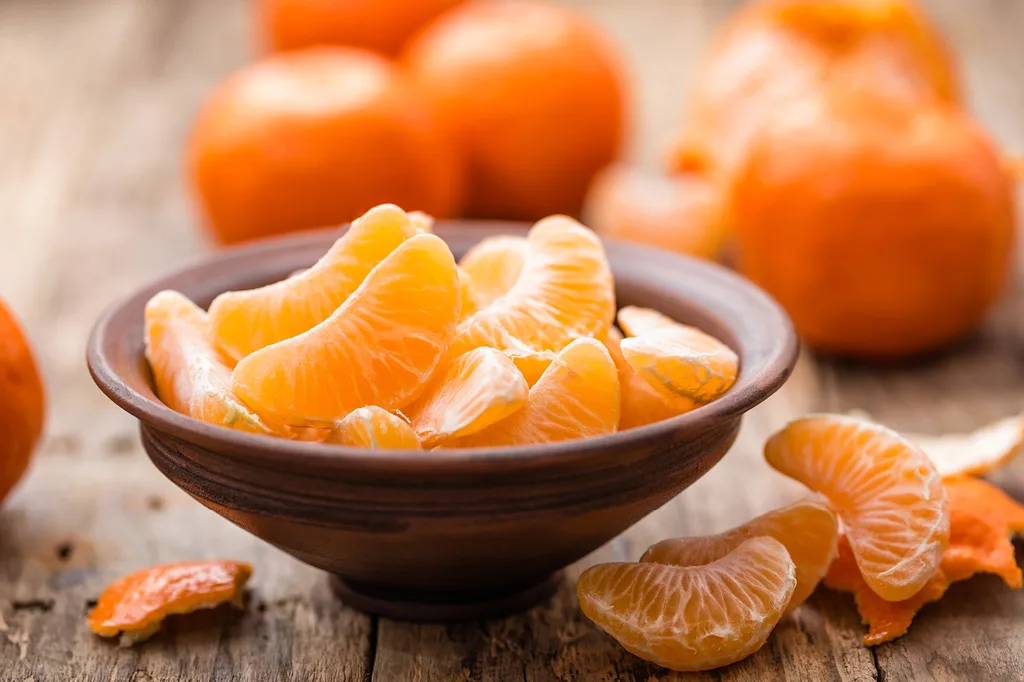 Vitamina C pode ser aliada da saúde cerebral, indica pesquisa