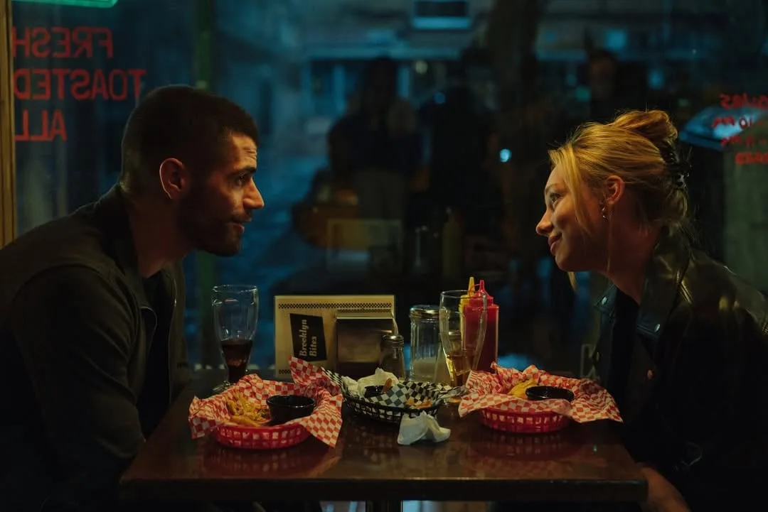 Final explicado de ‘Enfrentados: Marfil’, la película protagonizada por Ester Expósito que adapta un ‘best seller’ de Mercedes Ron: ¿quién es realmente Sebastian?
