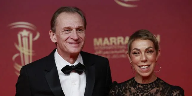 Nicolas Altmayer, producteur d’« OSS 117 », et sa compagne, Mathilde Favier, cadre chez Dior, meurent dans un accident de la route
