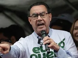 Präsidentenwahl in Brasilien: Drittplatzierter stellt sich vor Stichwahl hinter Bolsonaro