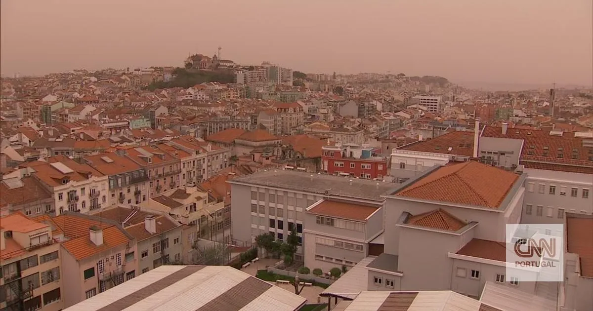 Temperaturas chegam aos 42 graus nos próximos dias e deixam 11 distritos sob aviso. Poeiras do Norte de África estão de regresso