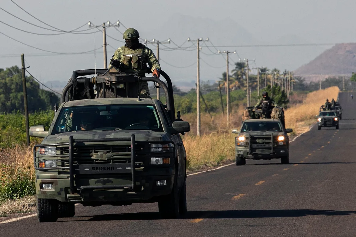 Vuelca camión del Ejército Mexicano en Michoacán: siete soldados resultaron heridos