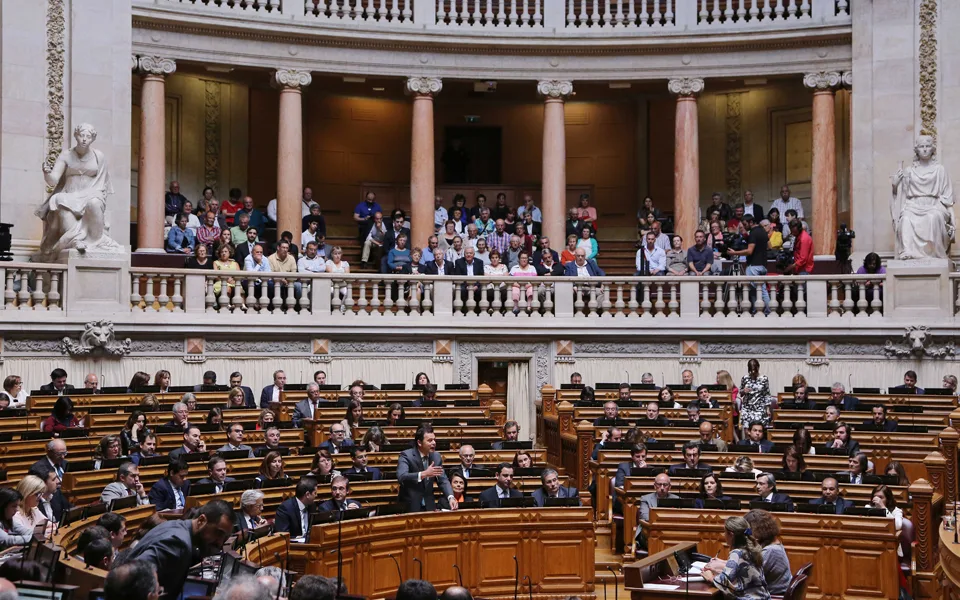 OE2027: PS tem dúvidas se estão cumpridas duas das condições para viabilizar proposta do Governo