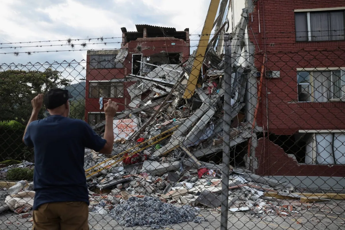 Hundreds still missing in Colombia as desperation grips earthquake rescue effort