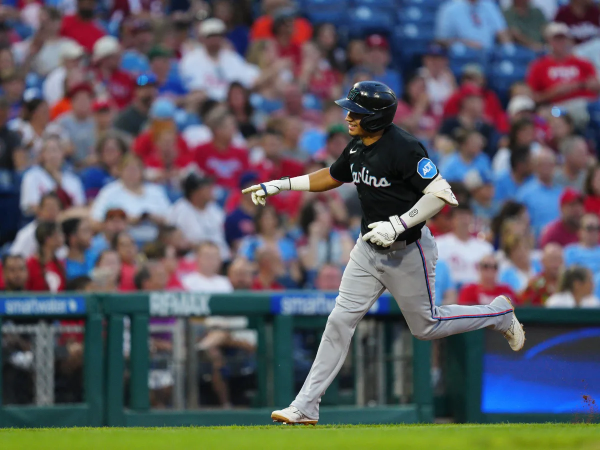 Javier Sanoja pega hit de oro y otorga victoria a los Marlins
