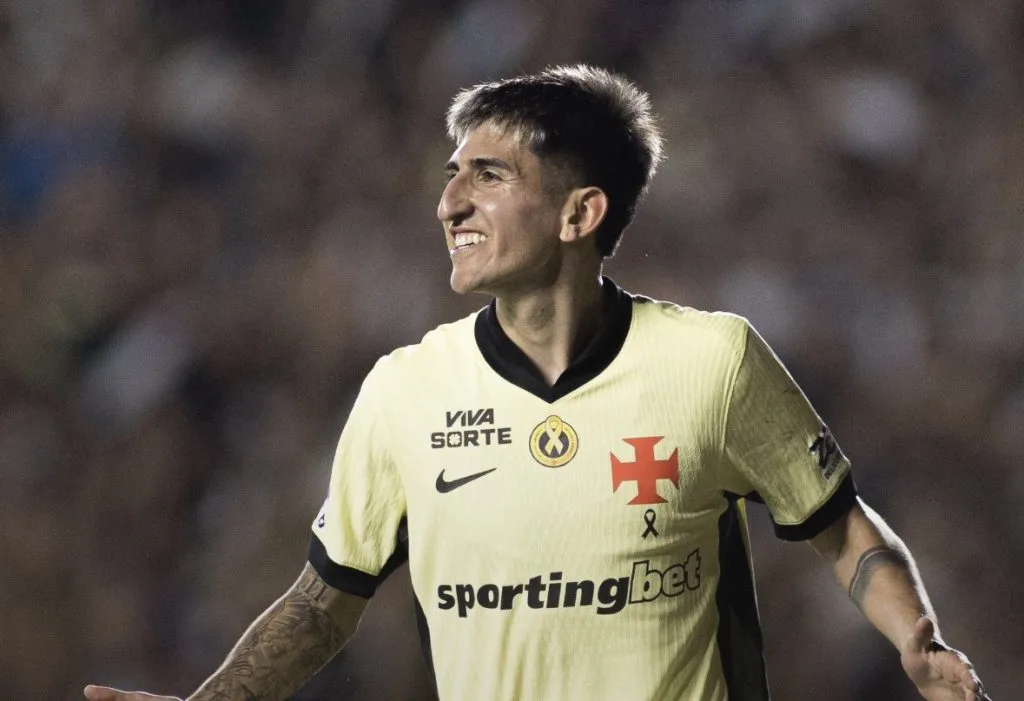 Vasco é avassalador, atropela o Coritiba em São Januário e deixa o Z-4