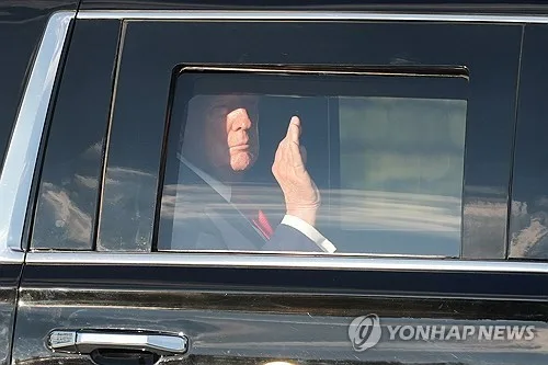 "트럼프 국정 지지율 32%…1·2기 재임기간 통틀어 최저치"