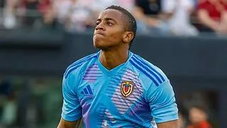 ¡Paradón! Wuilker Faríñez le gana la partida a Eduard Bello