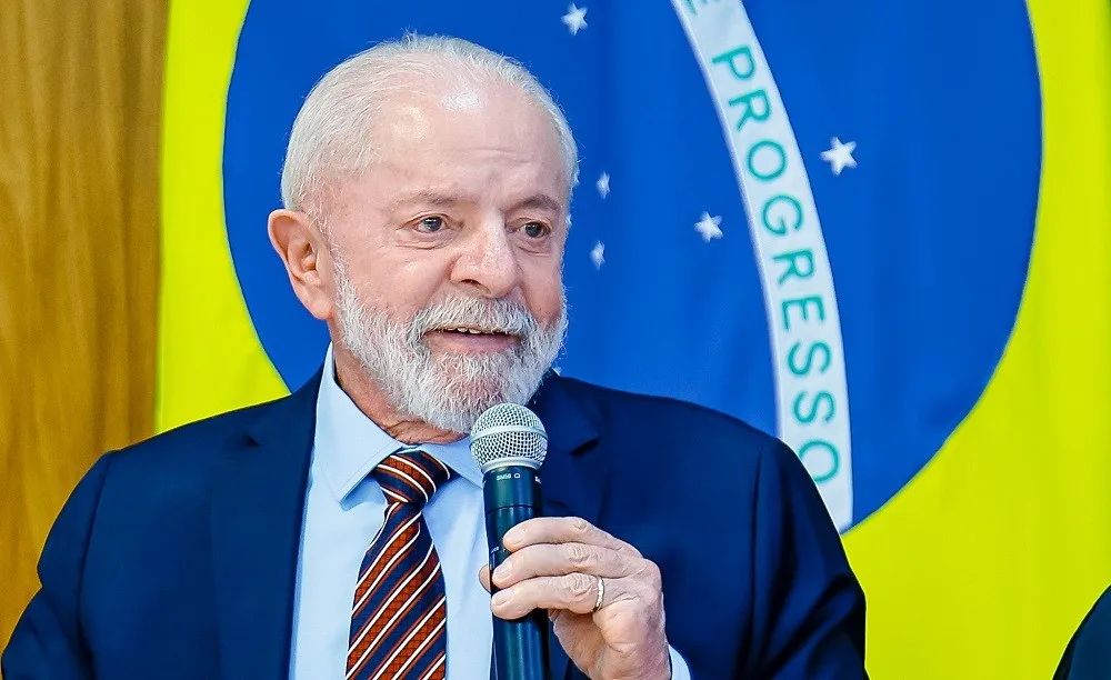 Lula diz querer que o Brasil ‘conquiste definitivamente’ o fim da escala 6×1