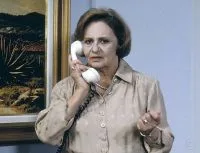 Globo muda programação para exibir tributo a Laura Cardoso
