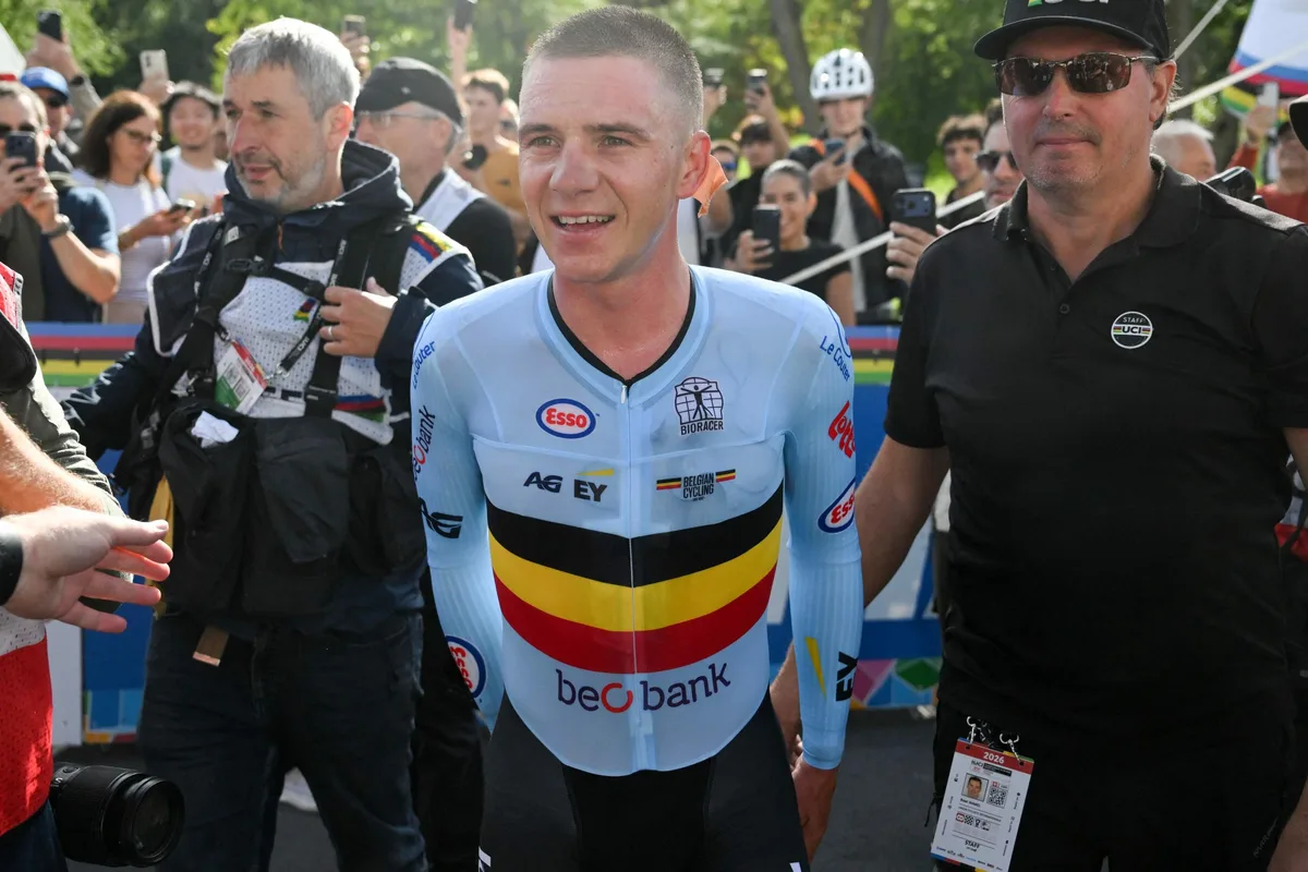 Evenepoel revalida su arcoíris y es por cuarta vez consecutiva campeón mundial contrarreloj