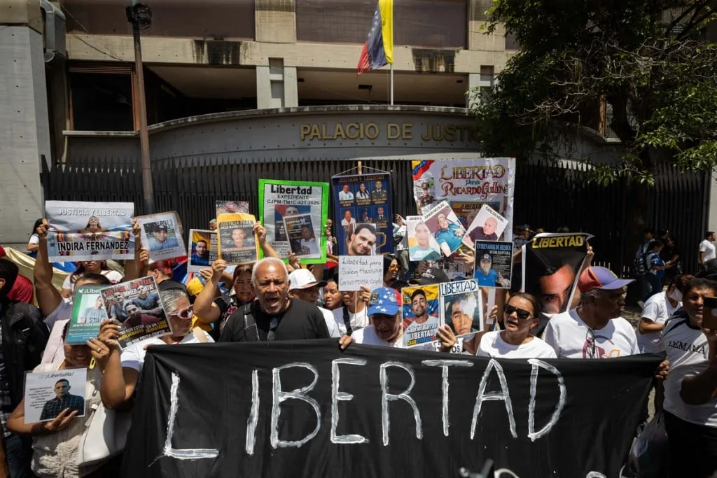 ONG exige medidas ante retardo procesal en casos de presos políticos en Venezuela
