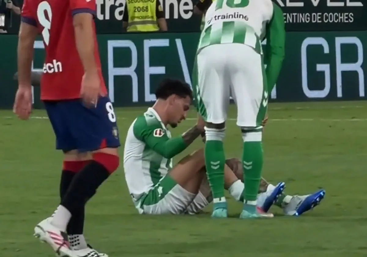 Pruebas para Antony, que acabó el choque ante Osasuna abatido por problemas musculares