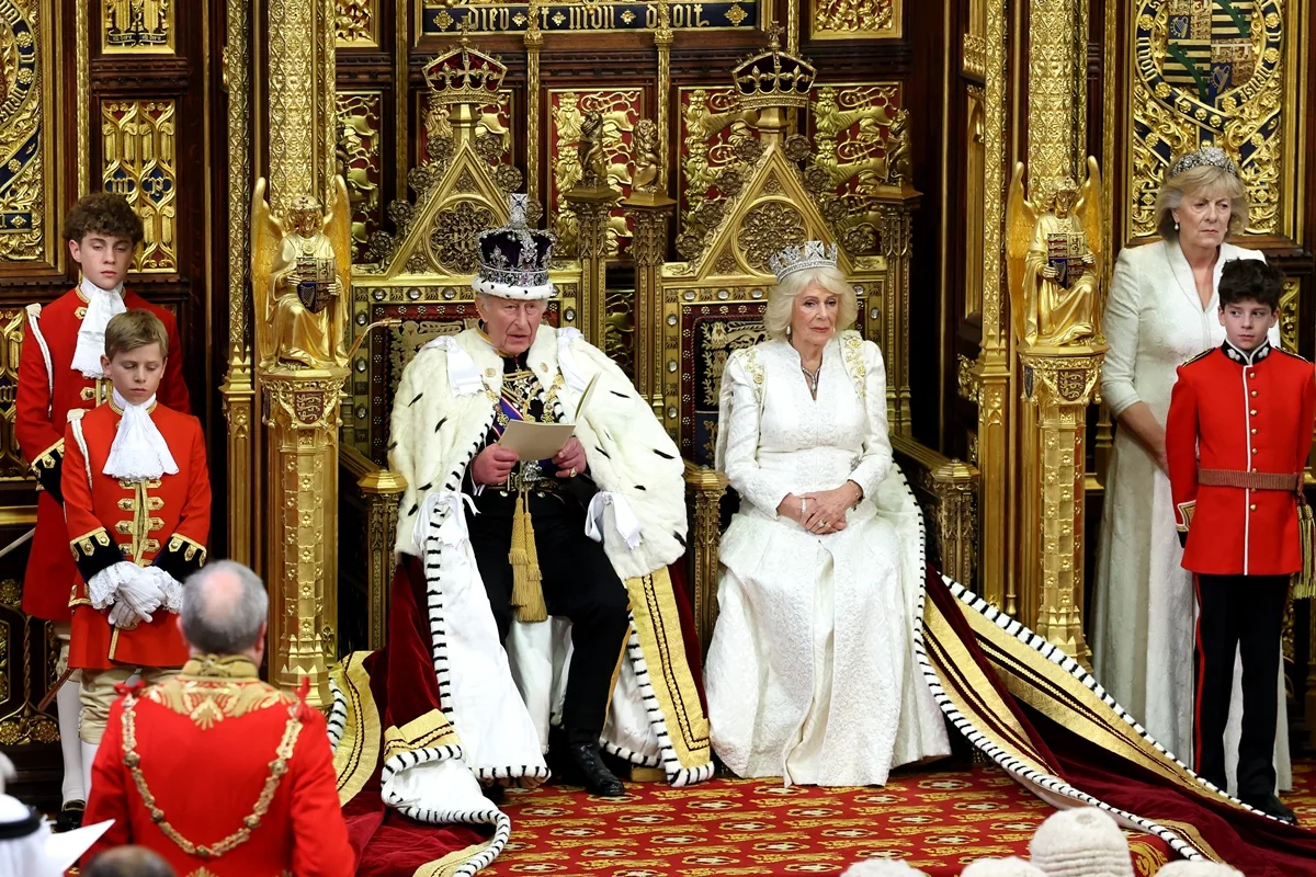 Rainha Camilla revela impacto do câncer de Charles III: "Foi difícil"
