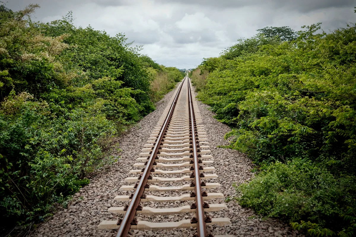 Abalroamento ferroviário provoca três feridos, um em estado grave, em Viana do Alentejo
