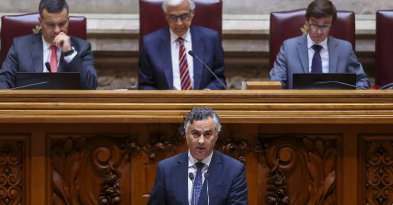 Parlamento debate início do ano letivo a pedido do PCP