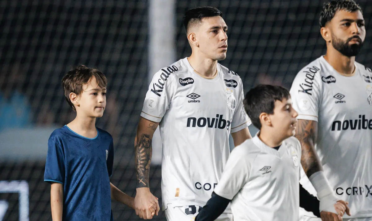 Lateral recebe terceiro amarelo e desfalca Santos no jogo da volta contra o Macará
