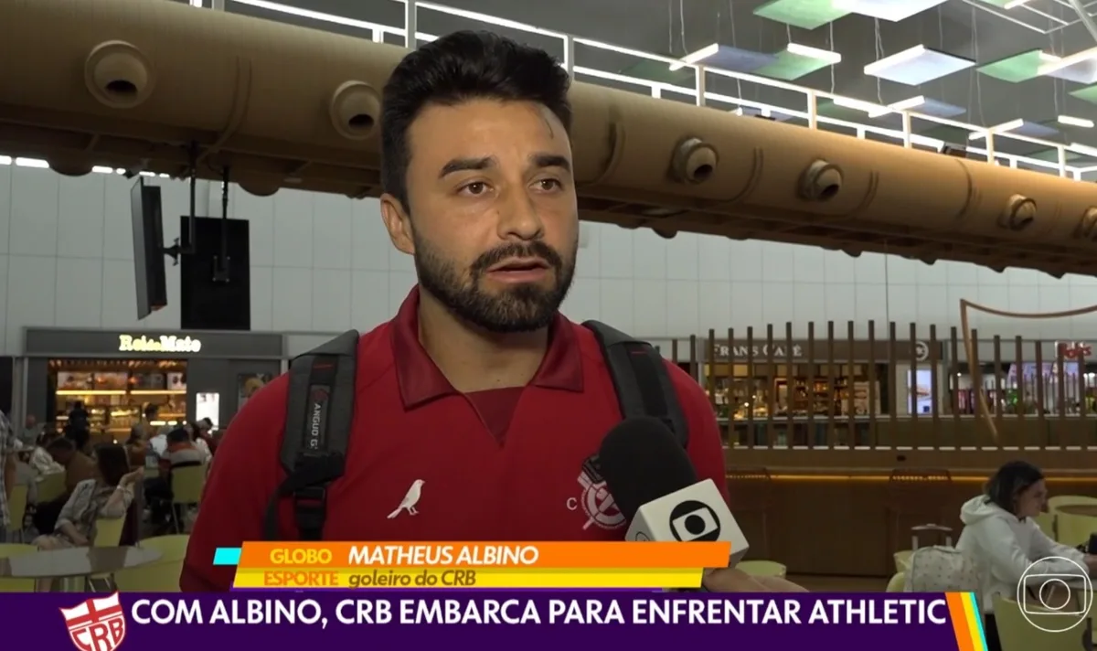 Com novidade Albino na relação e um desfalque, CRB embarca para jogo contra o Athletic