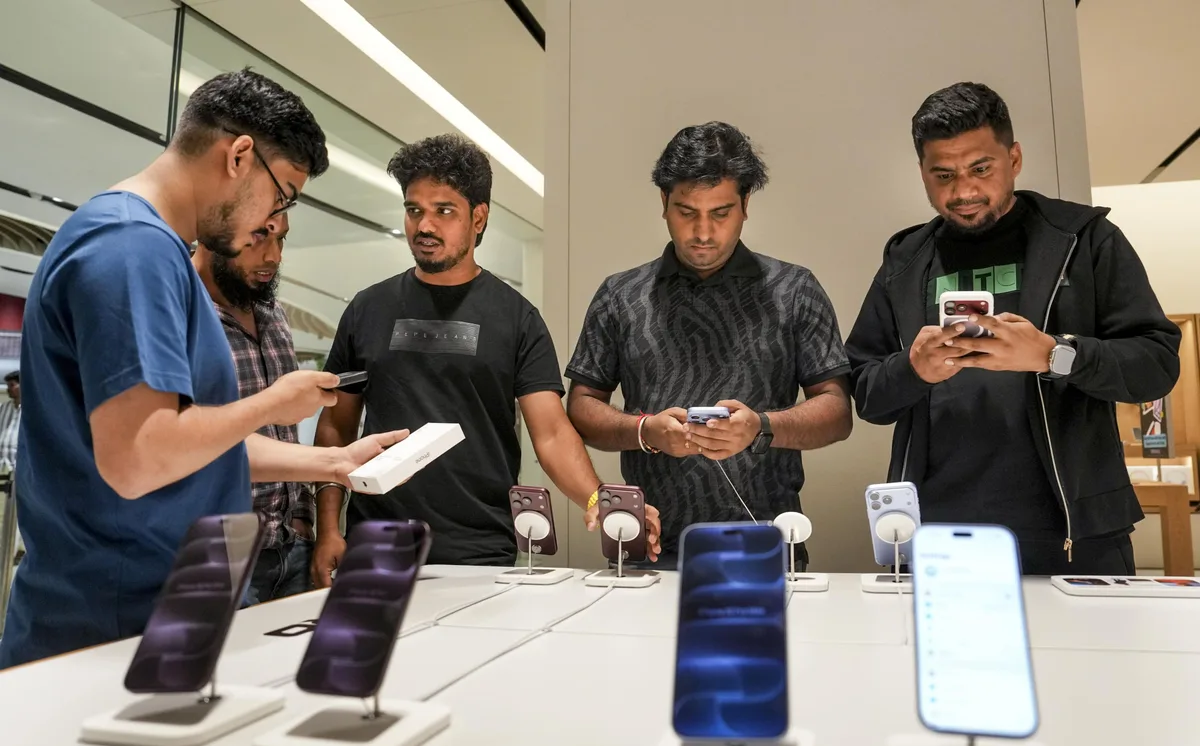 iPhone 18 sales open: Electronics Mart, Redington, Eternal rise up to 8%