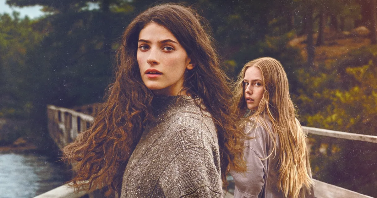 Sterling Point: Ella Rubin é comparada a Julia Roberts e Anne Hathaway com beleza natural e cachos
