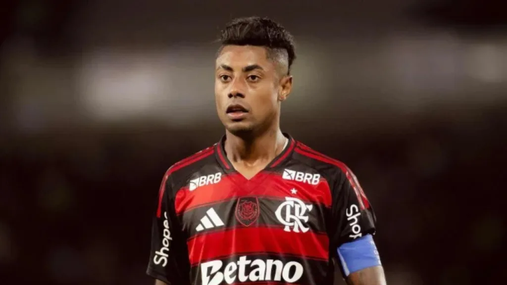 Bruno Henrique celebra 200 jogos no Maracanã e sai do banco para decidir contra o Corinthians